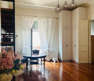 Szentimrevaros Apartment | Gellert Square Family Residence - Premium Stay in Buda Side's Cultural Center