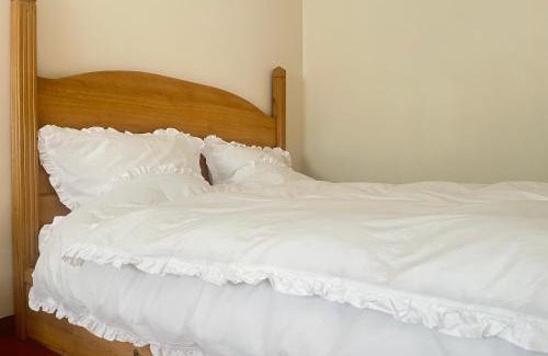 Szentimrevaros Apartment | Gellert Square Family Residence - Premium Stay in Buda Side's Cultural Center