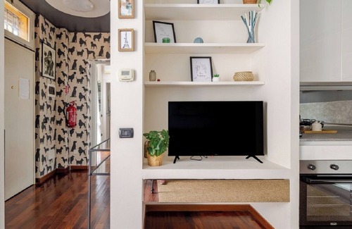 Monza Apartment | Gelsomino: Charm and Privacy + CAR parking space downtown area with pets allowed