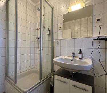 Alt-Knielingen Apartment | Gemütliche 2-Zimmer-Wohnung by Rabe - Innenhof, Smart-TV, Netflix