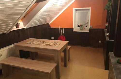 Ehrenfriedersdorf Apartment | Gemütliche 3 Raum Wohnung im Dachgeschoss