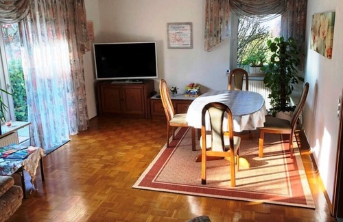 Zirndorf Apartment | Gemütliche 3-Zimmer-Ferienwohnung (84qm) im Erdgeschoss mit Terrasse