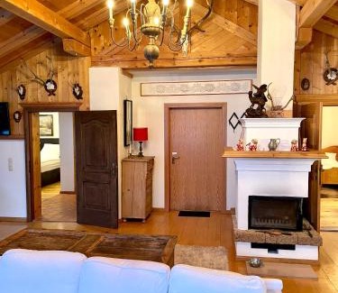 Reith bei Kitzbuehel Apartment | Gemütliche Dachgeschosswohnung in einem österreichischen Herrenhaus