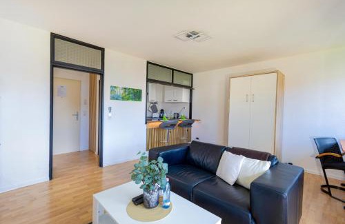 Bad Driburg Apartment | Gemütliche Fewo 1-3 Personen Balkon, Küche, Badewanne, Smart TV, Arbeitsplatz