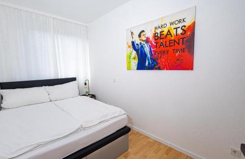 Bad Driburg Apartment | Gemütliche Fewo 1-3 Personen Balkon, Küche, Badewanne, Smart TV, Arbeitsplatz