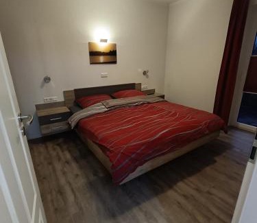Uplengen Apartment | Gemütliche FeWo mit Badeseeblick - Klimafreundlich