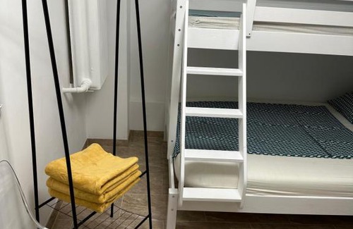 Ichenhausen Apartment | Gemütliche Gäste Suite für ruhige Nächte. Zentral