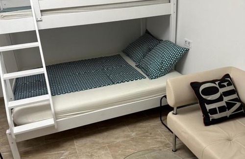 Ichenhausen Apartment | Gemütliche Gäste Suite für ruhige Nächte. Zentral