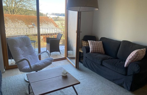 Ueberlingen Apartment | Gemütliche Großzügige Ferienwohnung mit Balkon auf dem Biohof am Bodensee