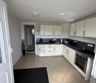 Hoyerswerda Apartment | Gemütliche Unterkunft 3-Raum