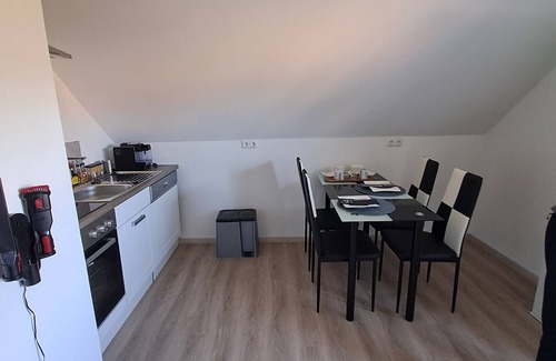 Hostel Apartment | Gemütliche Wohnung im Nationalpark Eifel mit Outdoor Wellnessbereich