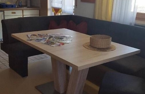 Safferstetten Apartment | Gemütliches Appartement mit Kleinküche in Kurzone I