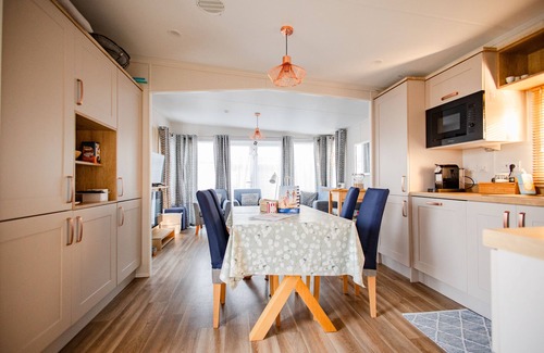 Renesse Ski Chalet | Gemütliches Chalet im Ferienpark de Oase Renesse