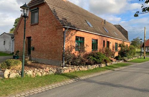 Dargun Apartment | Gemütliches Ferienhaus in Barlin, unweit Dargun