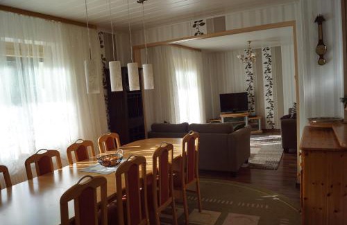 Peissenberg Apartment | Gemütliches Haus mit Sauna im Voralpenland
