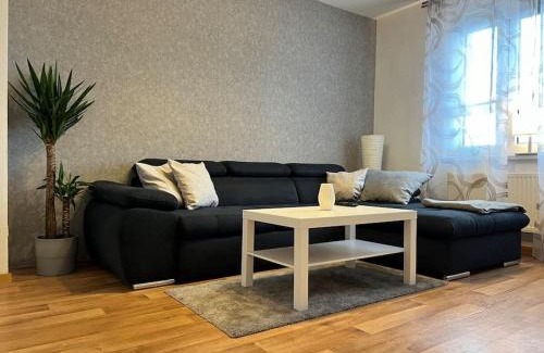 Magdeburg Apartment | Gemütliches Reihenhaus mit Terrasse