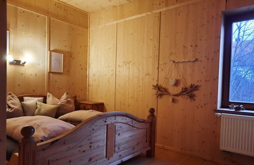 Litzendorf Apartment | Gemütliches Studio Ganz aus Holz. Langzeitmiete Geeignet