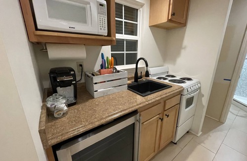 Uptown Historic District Condo | Gem condo near Magazine St. Best location to have fun in Nola w/quiet space.
