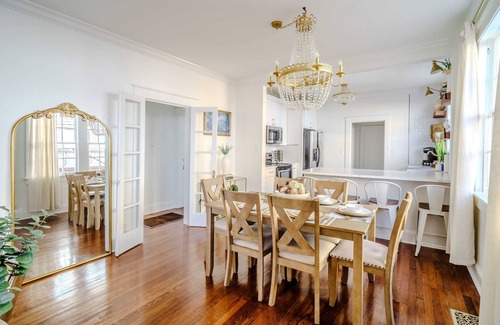 Touro House | Gem* Gated Parking, Balcony, Yard: near Superdome