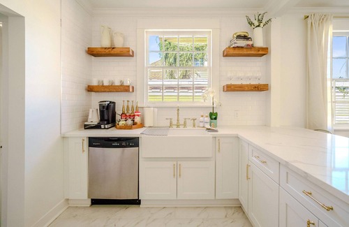 Touro House | Gem* Gated Parking, Balcony, Yard: near Superdome