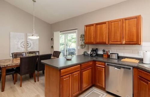West Des Moines House | Gem in West Dsm | 4BD/3BA Home | Perfect Location