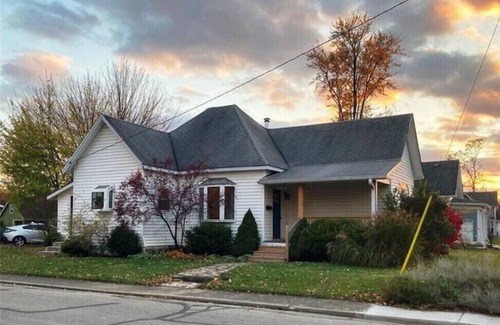 Fortville House | Gem on Pearl, Fortville, IN - Near Ruoff Music Ctrn