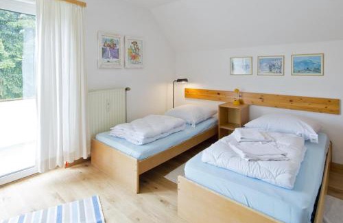 Scheid House | Gemutliche 93m2Fewo mit 2 Schlafzimmern und seitlichem Seeblick vom Balkon