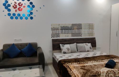 Noida Apartment | Gen Z# Couple Friendly Relax & Comfy Condo
