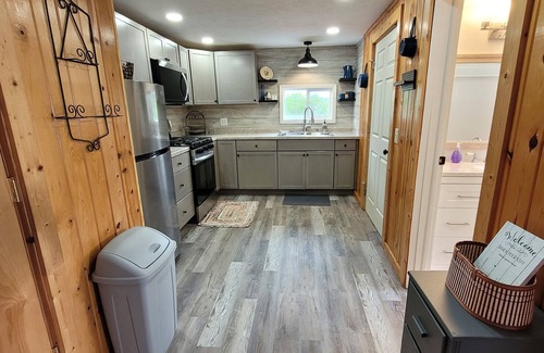 Northeast Apartment | General Store 4 Bedroom Apartment in Cadillac