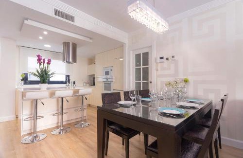 Camino de Ronda Apartment | Genteel Home Velazquez Granada