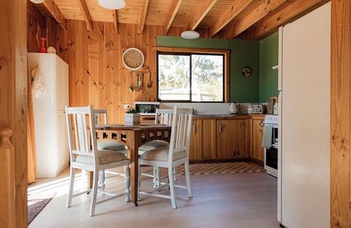 Akaroa Apartment | Geoff's ~ beach, bush and bliss
