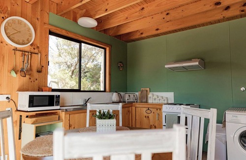 Akaroa Apartment | Geoff's ~ beach, bush and bliss