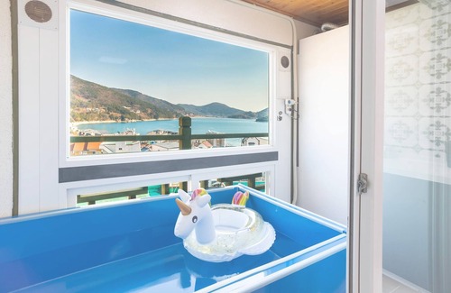 Irun-myeon House | Geoje Flora Pension