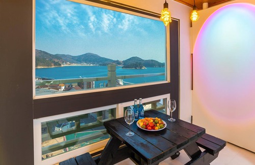 Irun-myeon House | Geoje Flora Pension