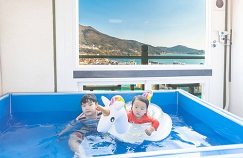 Irun-myeon House | Geoje Flora Pension