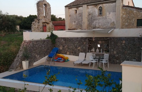 Perama Apartment | GEOMAR HOUSE 2 sky & view
