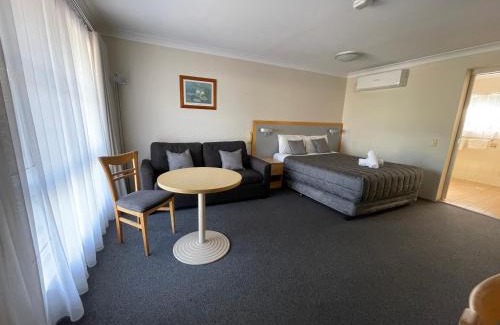 Nowra Hotel | George Bass Motor Inn