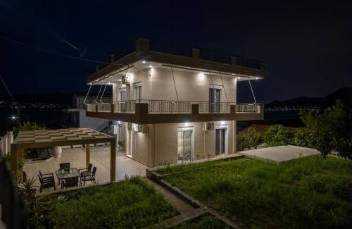 Salamis Apartment | George Luxury Beach House