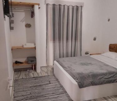Panormos House | George's Home Platy Gyalos