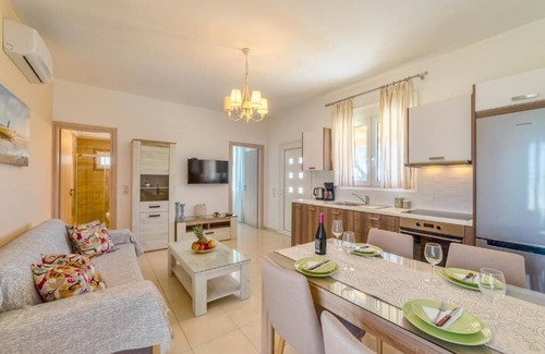 Vizari Apartment | George Sea View with pool