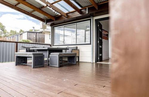 Stieglitz House | Georges Bay Bungalow - Home