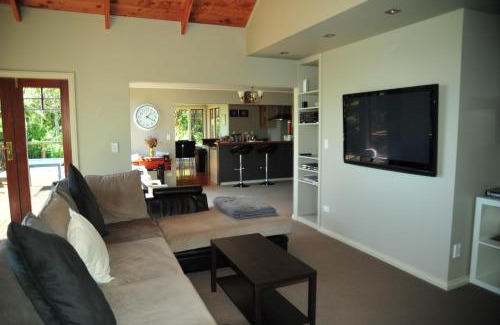 Mangorei House | Georges BnB Nature and Lifestyle Retreat