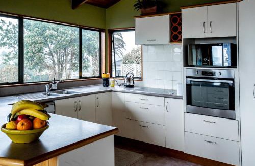 New Plymouth House | Georges New Plymouth Central