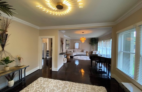 Georgetown Bed & Breakfast | Georgetown Bed&Breakfast Lotus Room-Sleeps 2 with ensuite bath and king size bed