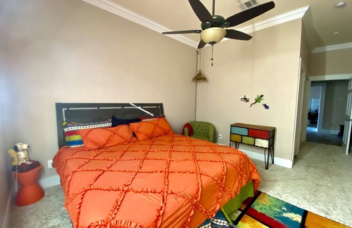 Georgetown Bed & Breakfast | Georgetown Bed&Breakfast: Kaleidoscope Room Sleeps 2. King bed or 2 twin beds.