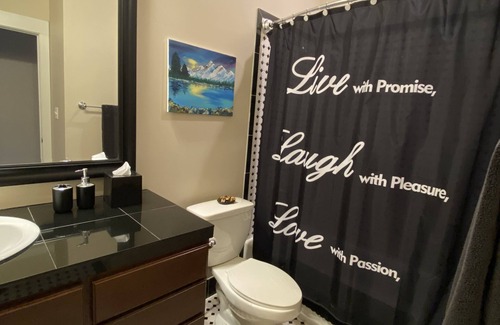 Georgetown Bed & Breakfast | Georgetown Bed&Breakfast: Kaleidoscope Room Sleeps 2. King bed or 2 twin beds.