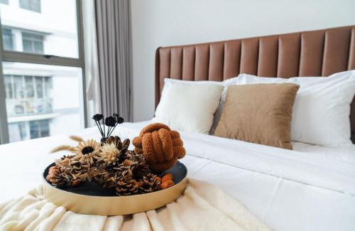 George Town House | Georgetown Modern Brown-Colored KTV 5BR 18pax H