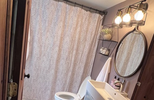 Georgetown Cottage | Georgetown's Boho Hideaway, downtown, horse parks