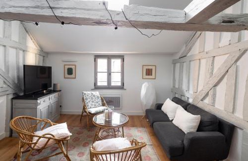 Centre Apartment | Georgia by Cocoonr