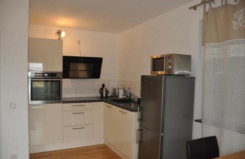 Marburg Apartment | Geräumige 2-Z WOHNUNG im GRÜNEN, GARTEN, TERRASSE, RUHIG, NATUR, PHANTASTISCHER BLICK!